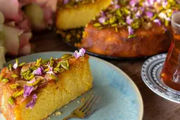 کیک باقلوا، تلفیق شیرینی و اصالت | طعمی شرقی با رایحه هل و گلاب +ویدئو