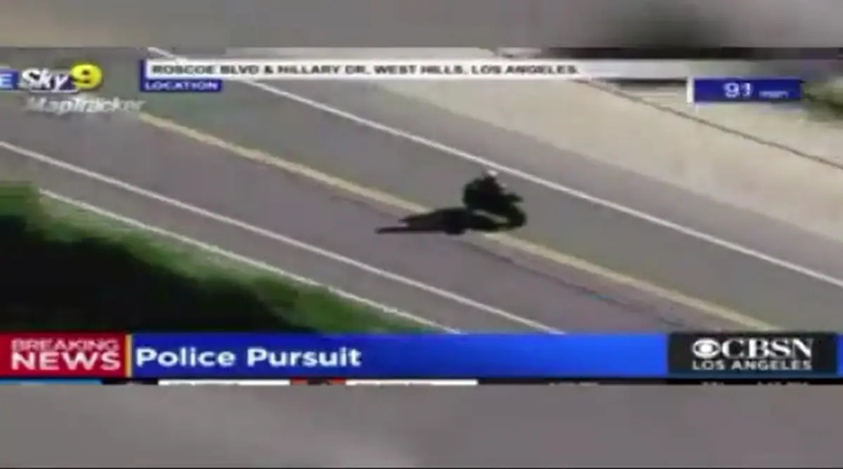 تصادف مرگبار موتورسوار هنگام فرار با سرعت ۱۶۰ کیلومتر بر ساعت روی آنتن زنده + ویدئو 
