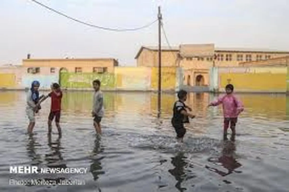 
 آب‌گرفتگی بندر امام  |  با مقصران برخورد قانونی می‌شود 