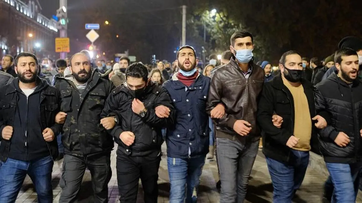 ارمنی‌های خشمگین در خیابان‌های ایروان خواهان استعفای پاشینیان شدند