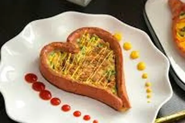 سوسیس تخم مرغ رو متفاوت درست کن | طرز تهیه سوسیس تخم مرغ قلبی +ویدئو