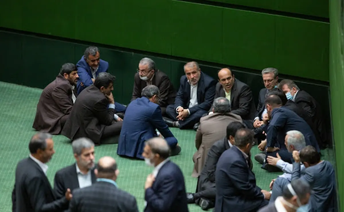 

تصویب تحقیق و تفحص از مرکز بررسی‌های استراتژیک ریاست جمهوری در کمیسیون امنیت ملی در مجلس 
