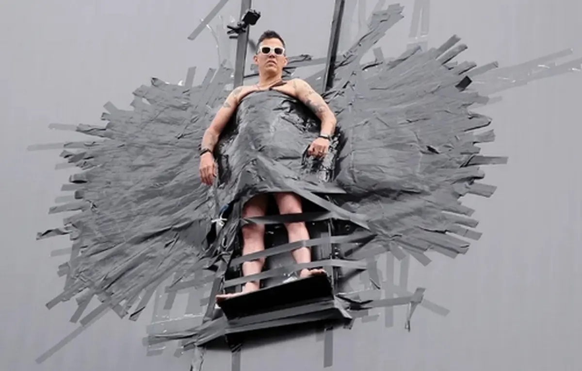 دیدنی‌های امروز | از تست کرونا خفاش‌ها تا بیلبورد تبلیغی عجیب کمدین آمریکایی 