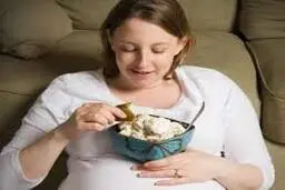 دلایل هوس های غذایی در بارداری ؟ 