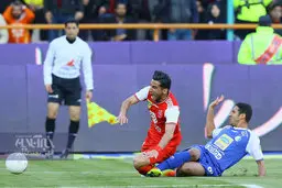 آشتی‌کنان کاپیتان‌های پرسپولیس و استقلال در دفتر یک مجله