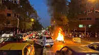 حمله اغتشاشگران به فرمانداری شهر خاش | اغتشاشگران چند دستگاه ماشین را به آتش کشیدند