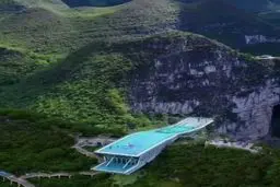 قایق آسمانی؛ سازه‌ای عجیب و جالب در چین+ویدئو