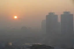  آلودگی هوا در شمال شرق تهران از مرز ۲۰۰ واحدی عبورکرد
