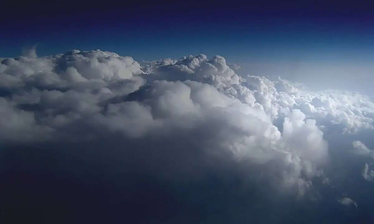 دقایقی پیش در آسمان تهران این ابرهای عجیب و ترسناک ظهور کردند! + ویدئو