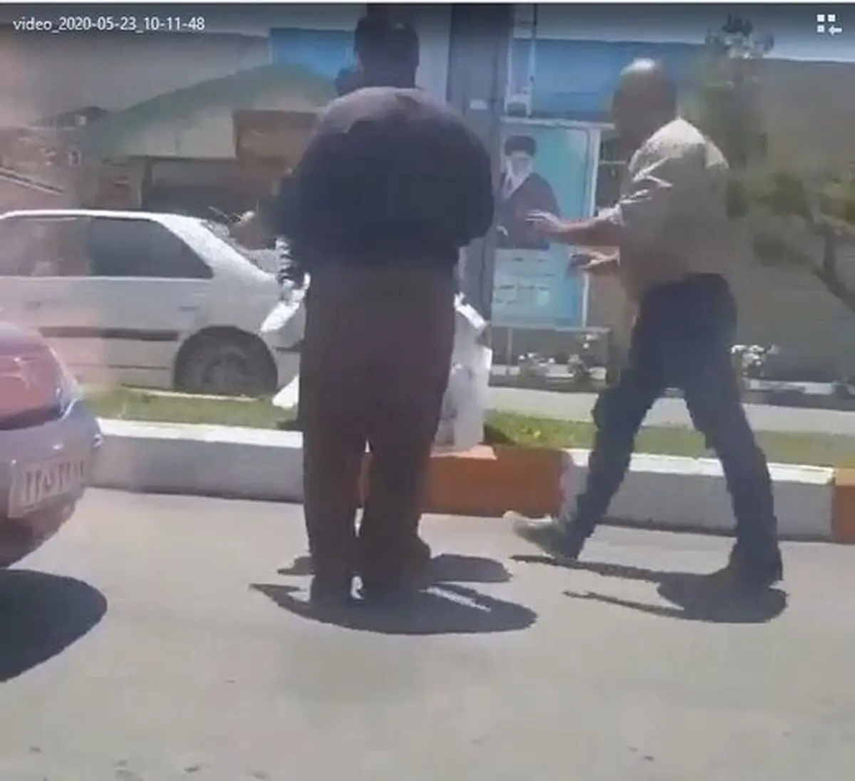 واکنش شهرداری تهران به فیلم ضرب و شتم یک دستفروش