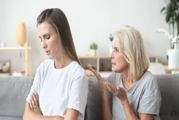 ریشهٔ تمام اندوه‌ها: توقع داشتن از دیگران است