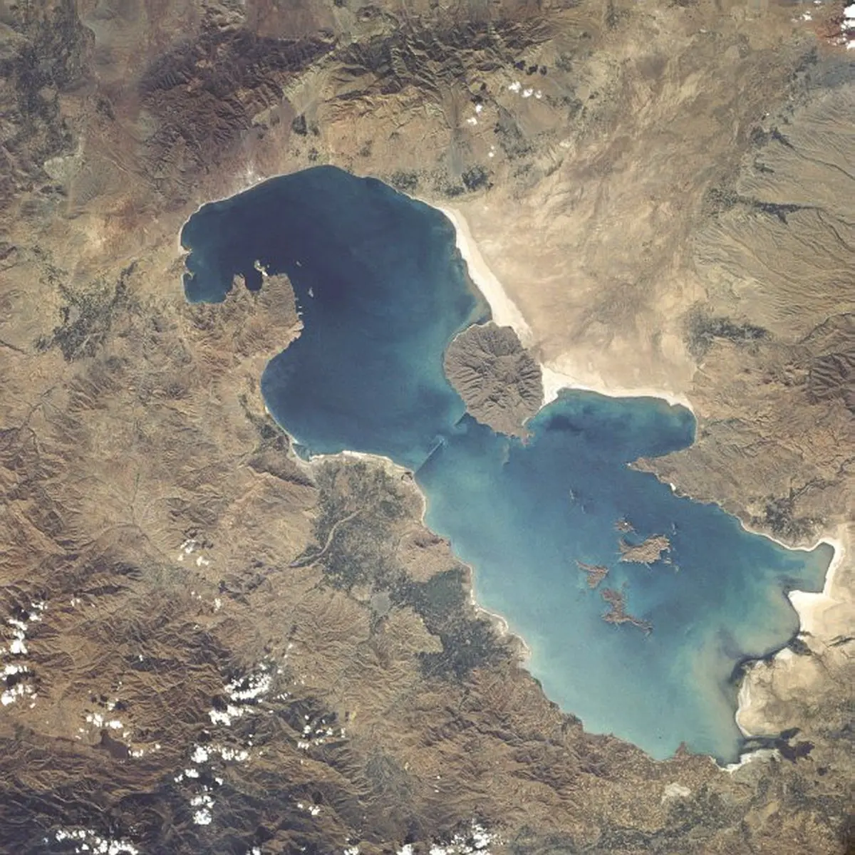 چرا دریاچه ارومیه احیا نشد؟