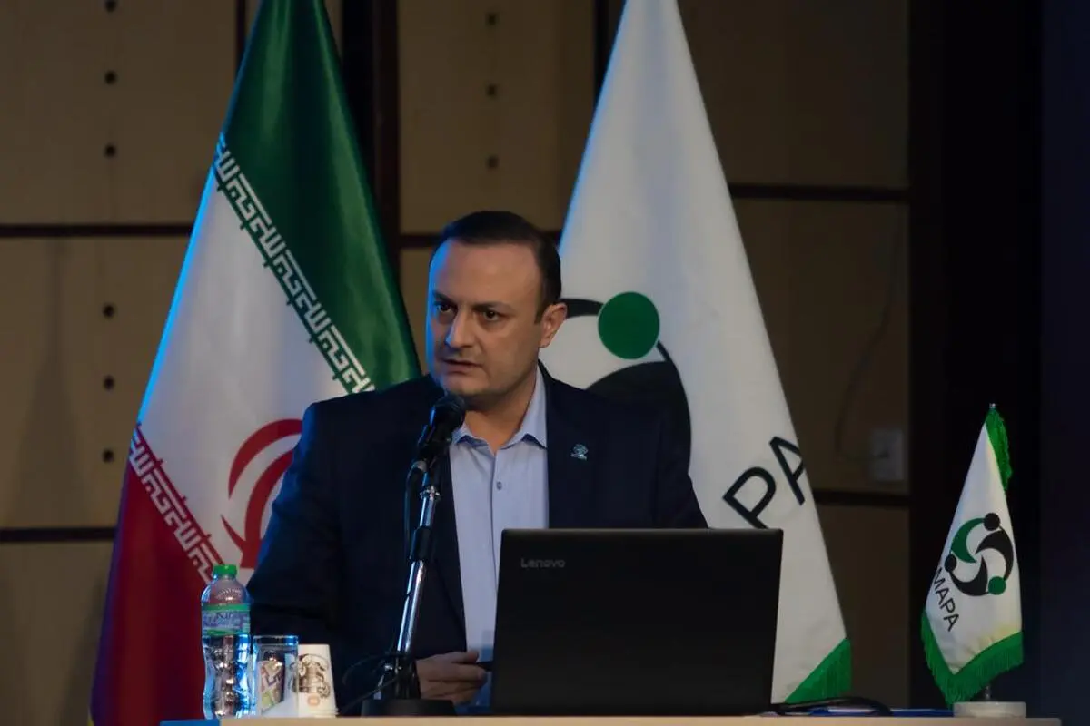 دبیر انجمن صنایع همگن هم اکنون در گردهمایی جهادگران عرصه تولید در ساپکو: