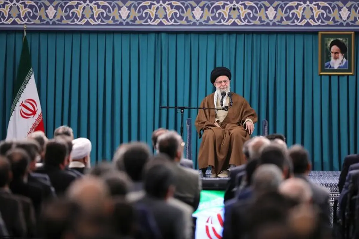 رهبر انقلاب: رشد نقدینگی باید متوقف شود | دولت موانع فضای کسب‌وکار را برطرف کند