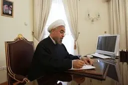 پیام روحانی به امانوئل مکرون | روحانی  خواستار گسترش روابط بین دو کشور شد
