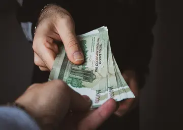 حداقل حقوق کارمندان، کارگران و بازنشستگان در آغاز سال ۱۴۰۵ | جزئیات افزایش حقوق