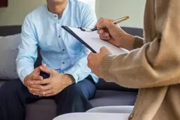 علت دکتر نرفتن آقایان کشف شد | ترس آنها از چیست؟