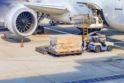 اتحادیه اروپا: تحریم‌های جدید علیه ایران، مانع ورود هواپیما‌های باری این کشور به فرودگاه‌های ما می‌شود؛ از تعمیر و نگهداری هواپیما‌های باری و کشتی‌های ایرانی که حامل مواد ممنوع شده هستند هم جلوگیری می‌کند
