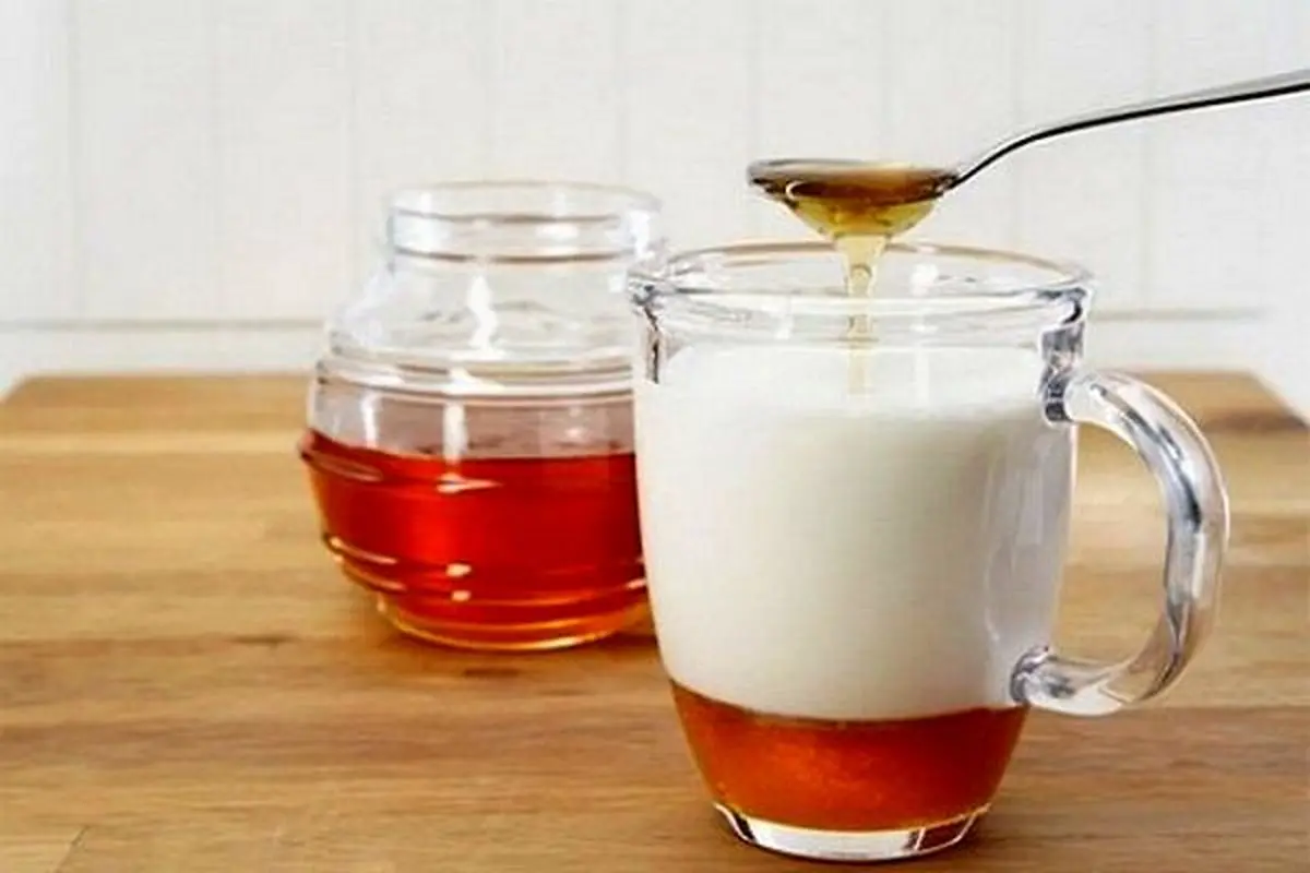 اصلا عسل را با شیر داغ مخلوط نکنید | این ترکیب سمی است!