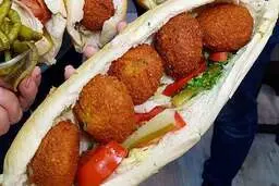 
 صنف اغذیه فروشان فلج شده است!
