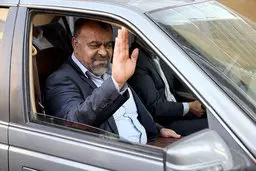 ماجرای فساد عجیب در وزارتخانه راه و شهرسازی | رستم قاسمی وزارتخانه را واگذار می‌کند؟