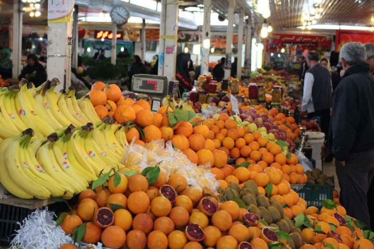 اتحادیه میوه و سبزی اصفهان: میوه‌ای زیر ۱۰ هزار تومان در بازار نداریم | برخی، پرتقال یا سیب را دانه‌ای می‌خرند