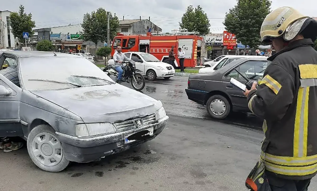 حادثه هولناک آتش‌سوزی در رشت | ماشین وسط رشت خاکستر شد+تصویر