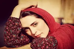 چه در سر بهناز جعفری می‌گذرد؟ | خانم بازیگر موهای خود را تراشید تا مدل شود!