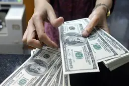 قیمت دلار در سراشیبی