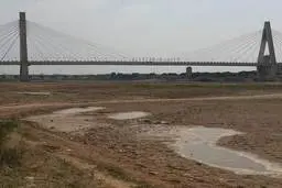 تصویری غم انگیز از رود کارون| این رود کارون است یا کویر لوت؟!

