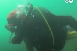 جستجوی ۱۱ ساله غواص ژاپنی برای یافتن عشق ناپدید شده+ ویدئو