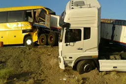 تصادف مرگبار اتوبوس مسافربری با کامیون | جاده قزوین خونین شد+ جزییات