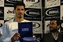 علی دایی اجازه نداد احمدی‌نژاد وارد رختکن شود و همان شب برکنار شد