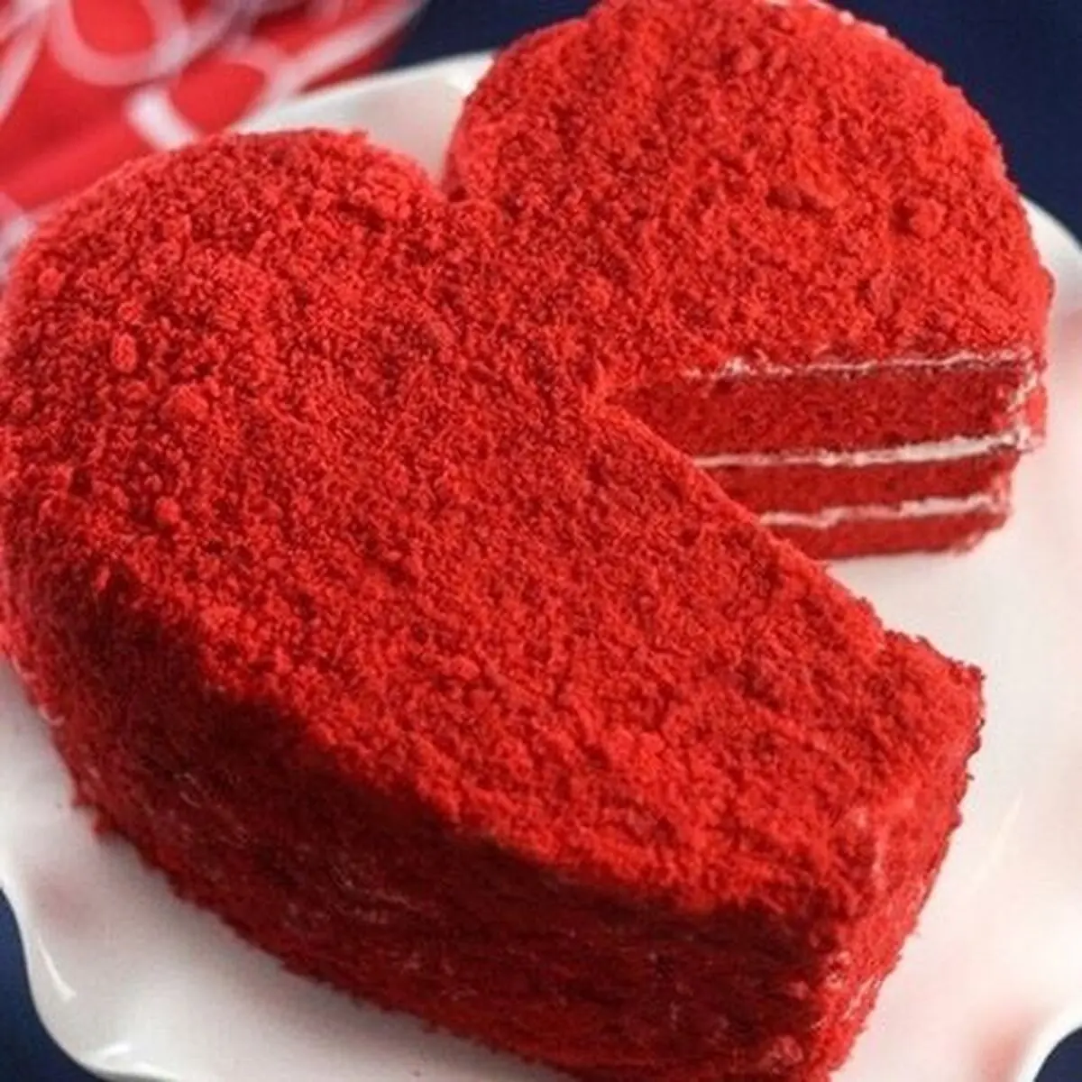 برای ولنتاین کیک مخملی قرمز درست کن، خیلی شیکه | طرز تهیه کیک مخملی قرمز ویژه ولنتاین 