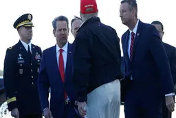 احتمال کرونایی شدن ترامپ شدت گرفت 