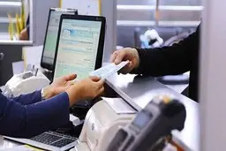 بانک‎ها باید یک نسخه از قرارداد را به مشتری بدهند
