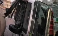 واژگونی یک دستگاه تریلر در بزرگراه امام علی