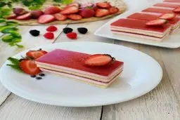 تا فصل توت فرنگیه این شیرینی خوشمزه رو درست کن! | طرز تهیه شیرینی توت فرنگی +ویدئو