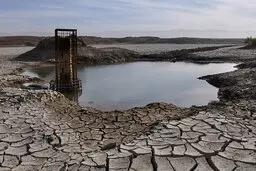 
تأمین پایدار آب شرب در بسیاری از مناطق دشوار است
