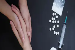 توصیه هایی به والدین برای اعتیاد