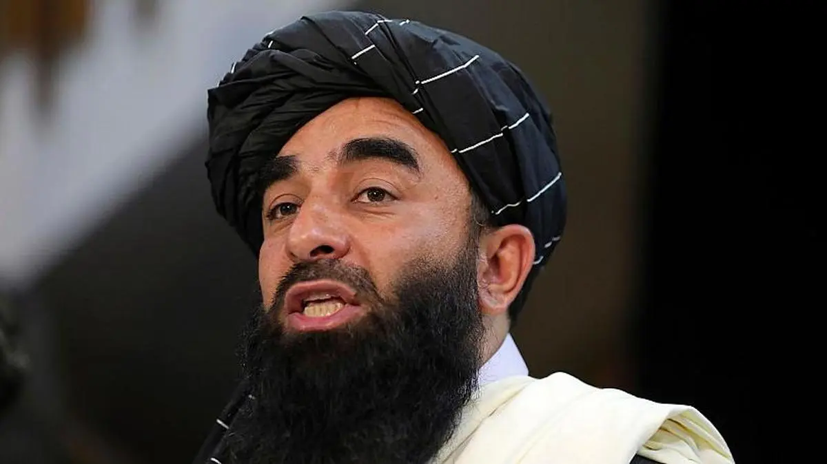 
ذبیح الله مجاهد: جهان به زودی حکومت طالبان را به رسمیت می‌شناسد
