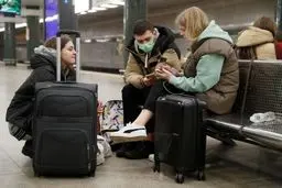  تلاش مردم  کی‌یف برای ترک شهر  +فیلم