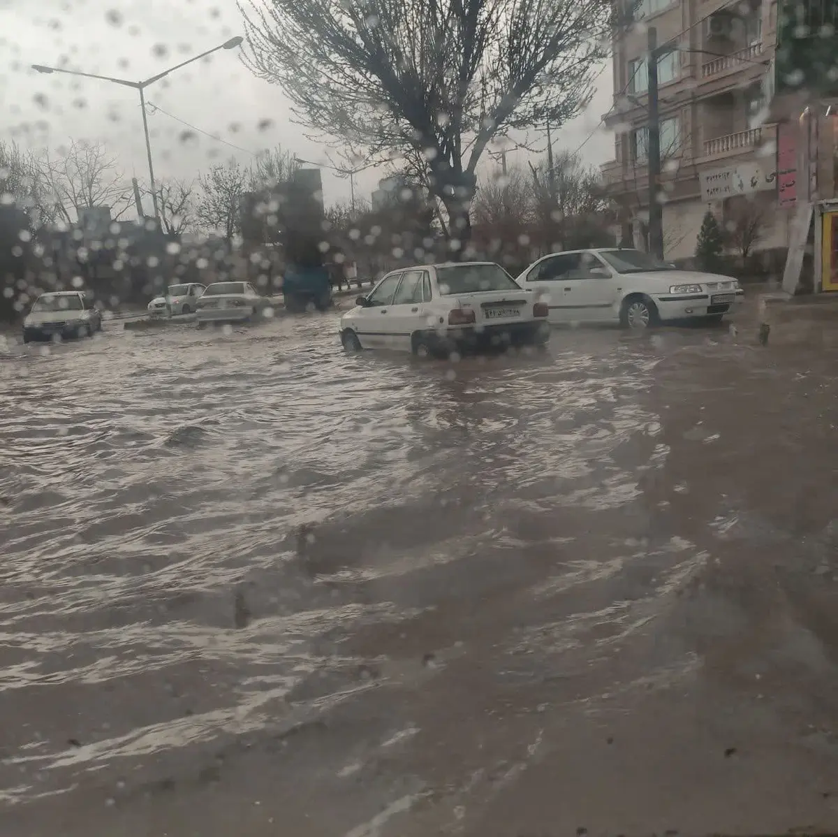 بارش بسیار هولناک در کرمانشاه | آیا سیلابی‌ در کرمانشاه در راه است؟+ویدئو