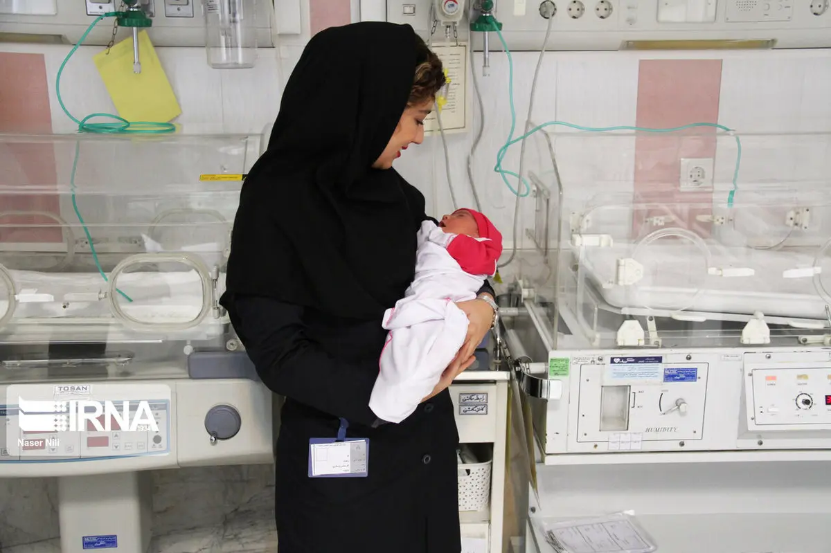 میانگین سن مادران ایرانی  در زمان ولادت فرزند ۲۹.۱ سال است
