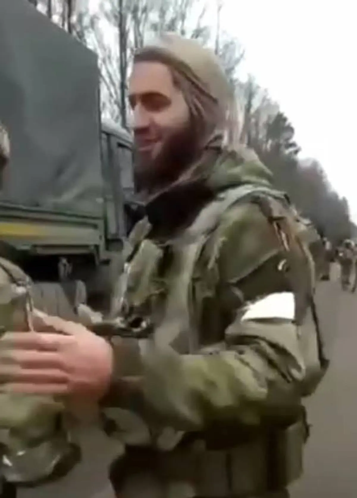 ورود ده‌ها کامیون حامل جنگجویان تازه‌نفس چچنی به خطوط سنگین نبرد در اوکراین + ویدئو 