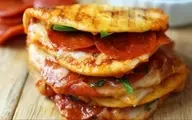 پیتزا پنکیک مدل فست فودی برای شام و دورهمی بدون فر و بدن مرغ و گوشت + ویدیو 