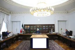 روحانی: مردم را با حقوقشان در سهام عدالت آشنا کنیم