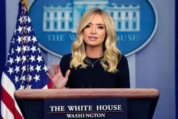 
ترامپ  |   برای جلوگیری از کاهش نیرو در افغانستان وتو می شود.
