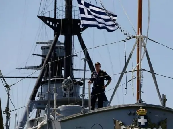 6 خدمه توسکا آزاد شدند | کشتی کانتینربر ایرانی در بند آمریکا