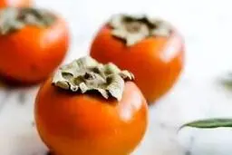 چه بیمارانی نباید خرمالو بخورند؟